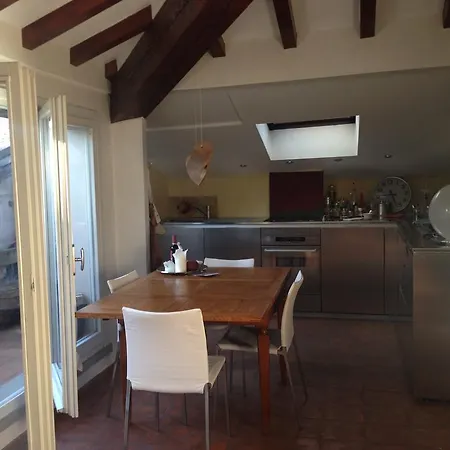فندق مبيت وإفطار Casa D'arte بارما